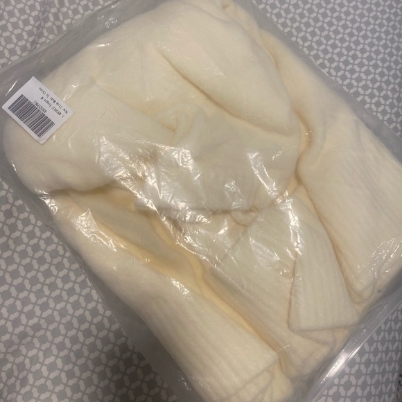 Chunky Pullover Sweater - Picture 3 of 3